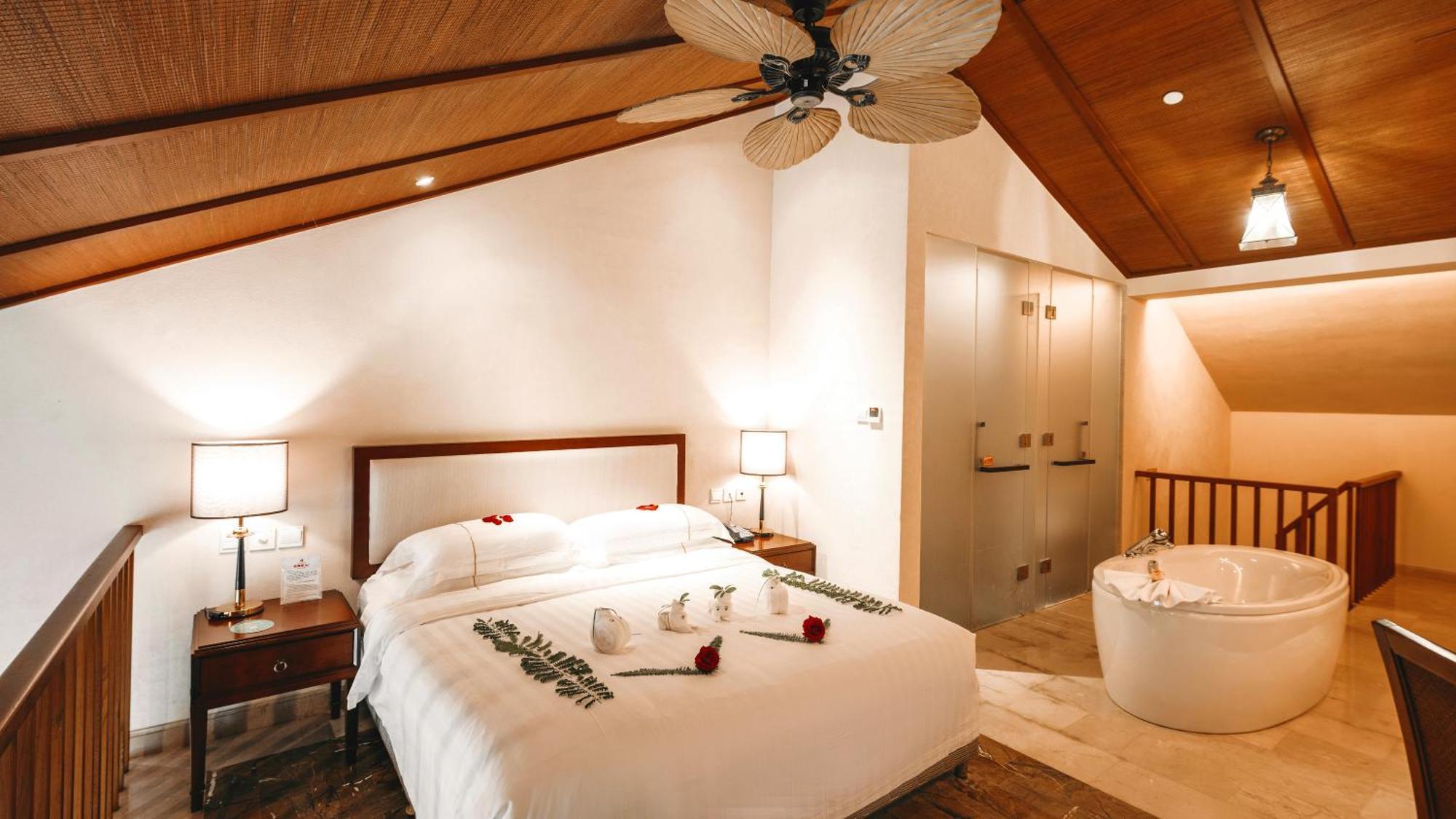 Stony Brook Villa Jianguo Resort Саня Екстериор снимка